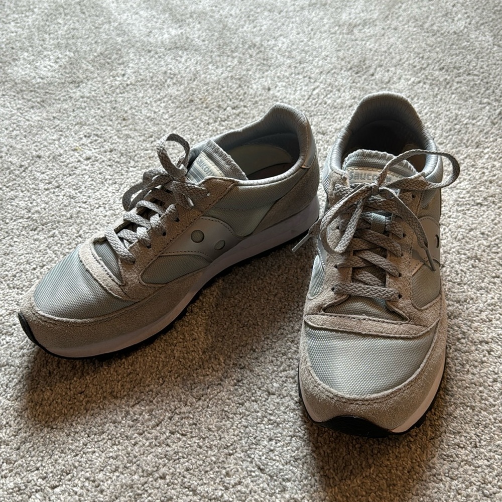 Saucony women’s Jazz sneaker 8.5